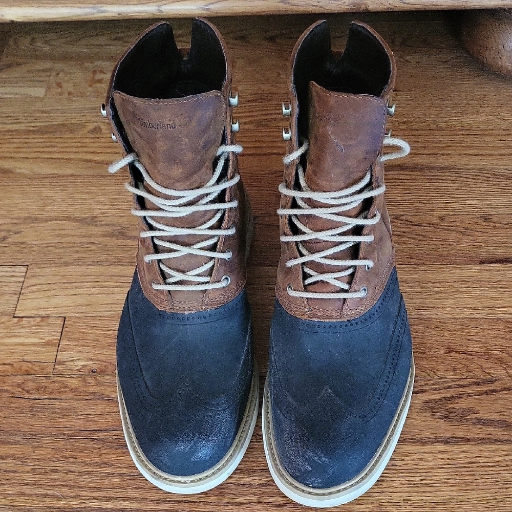 Timberland Brown and Black Leather Boots - Picture 2 of 6